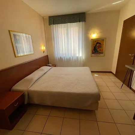 Hotel Virginia 2*