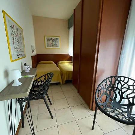 Virginia Hotel 2*